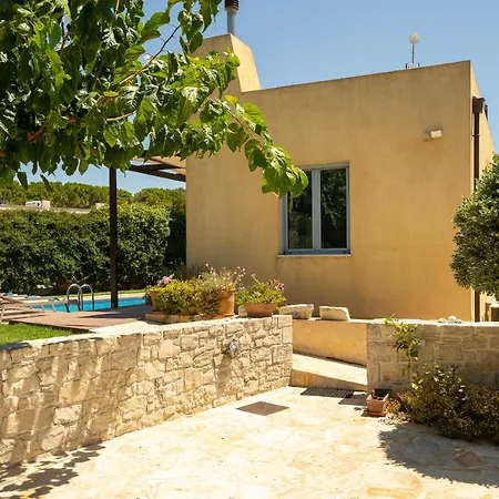 Calma Seaside Villa *