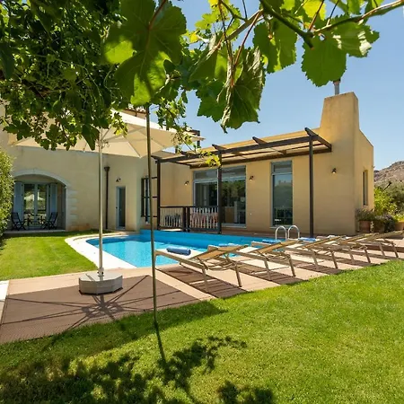 Calma Seaside Villa *